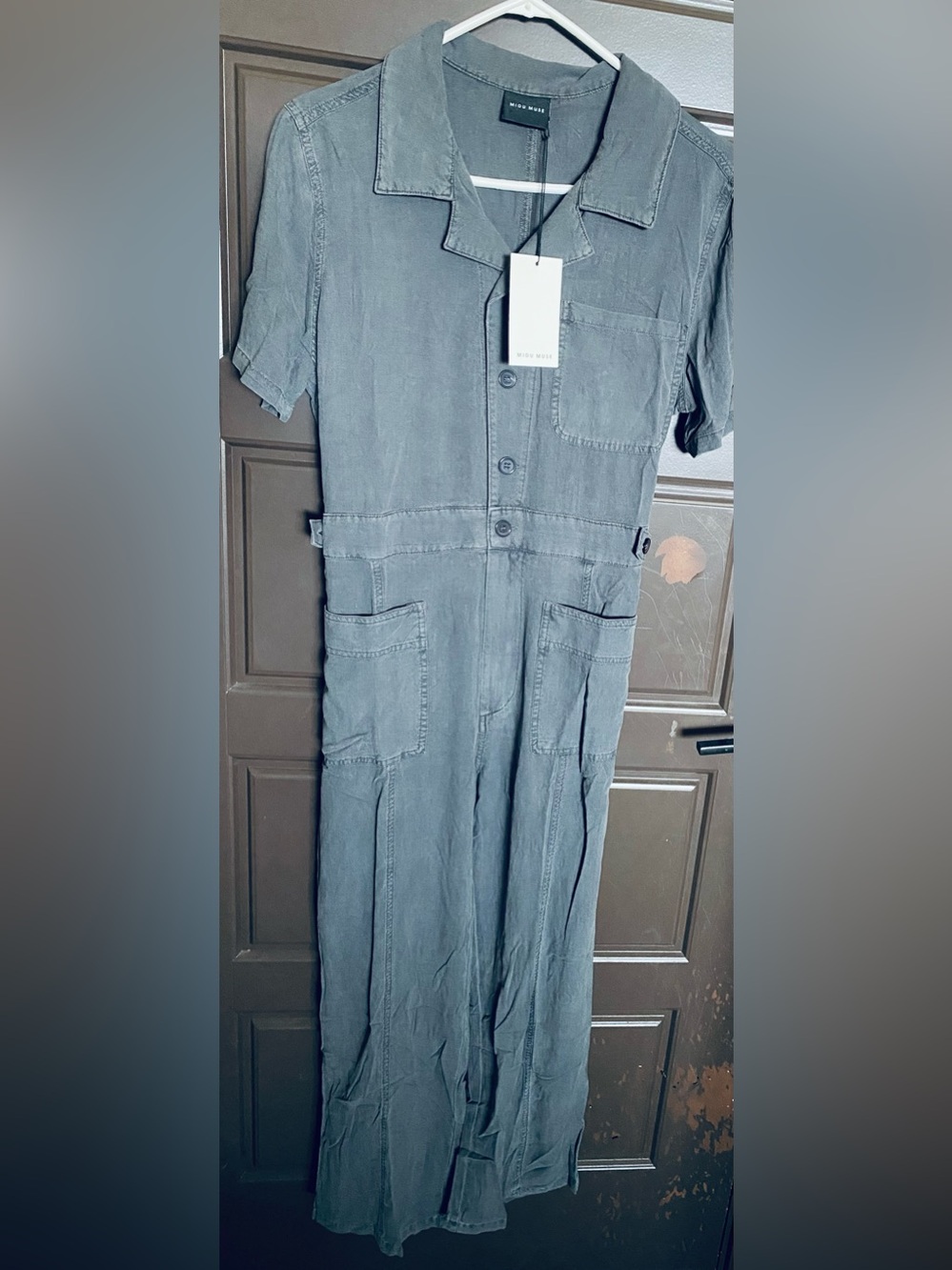 NWT Boutique Romper with Short-Sleeves form fitting jumpsuit in Slate Gray